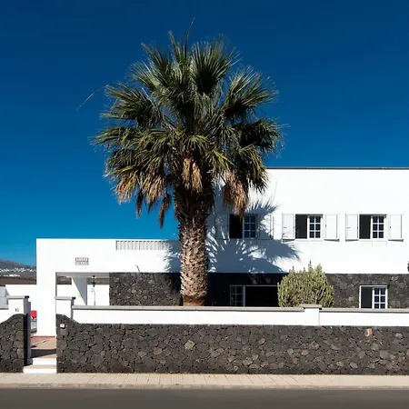 Villa Volcan By Puerto del Carmen (Lanzarote)
